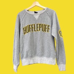Hufflepuff / Harry Potter Bundle - Sweatshirt + Pin + Earrings